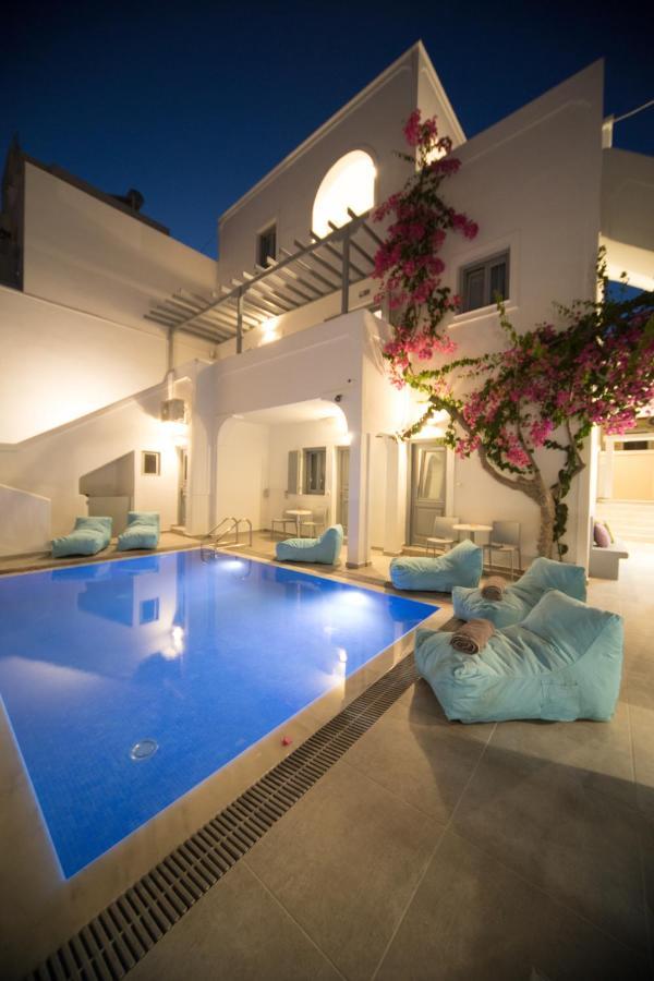 Markakis Studios Fira Town Exterior photo